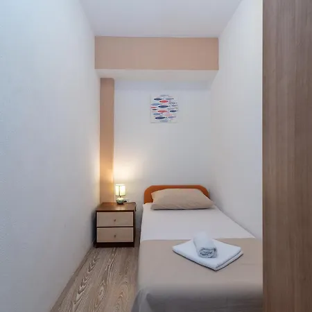 Leona Rogoznica (Sibenik-Knin)