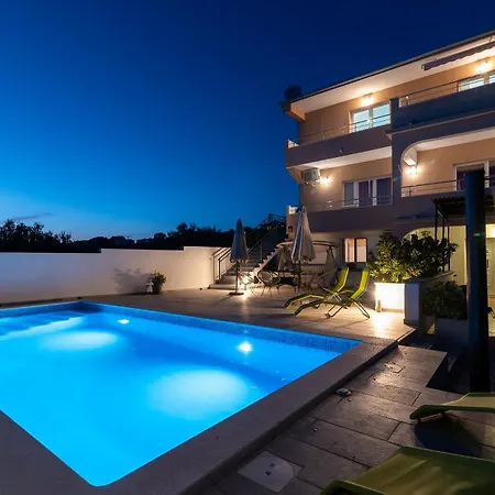 Leona Rogoznica (Sibenik-Knin)