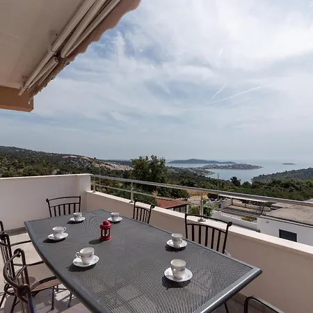 Leona Villa