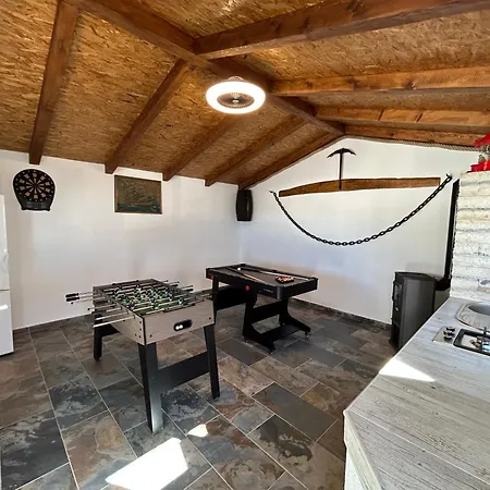 Leona Rogoznica (Sibenik-Knin)