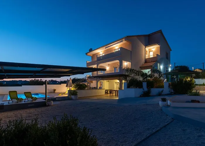 Leona Rogoznica (Sibenik-Knin)