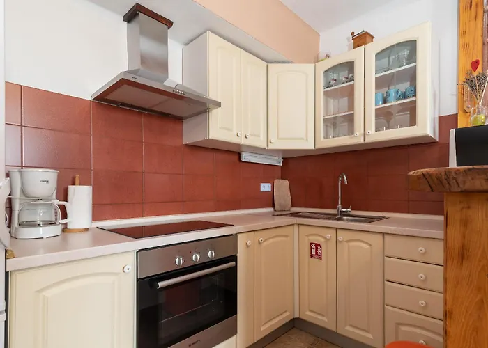 Leona Rogoznica (Sibenik-Knin)